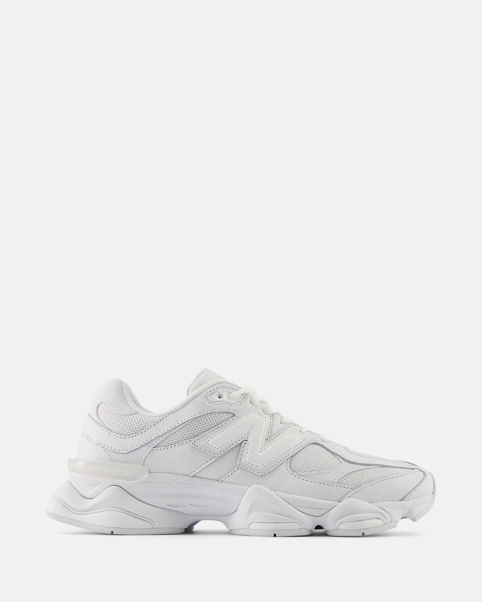 9060 Sneakers